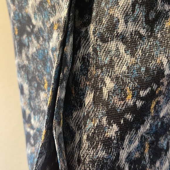 Theory 100% Silk Sleeveless top, SP - Picture 5 of 9